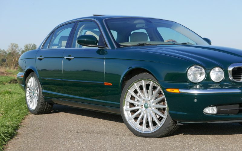 Jaguar XJ8