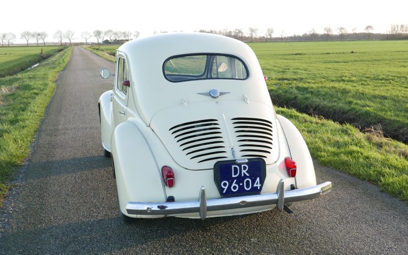 Renault 4CV