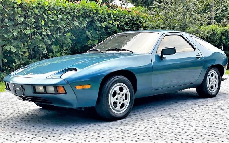 Porsche 928