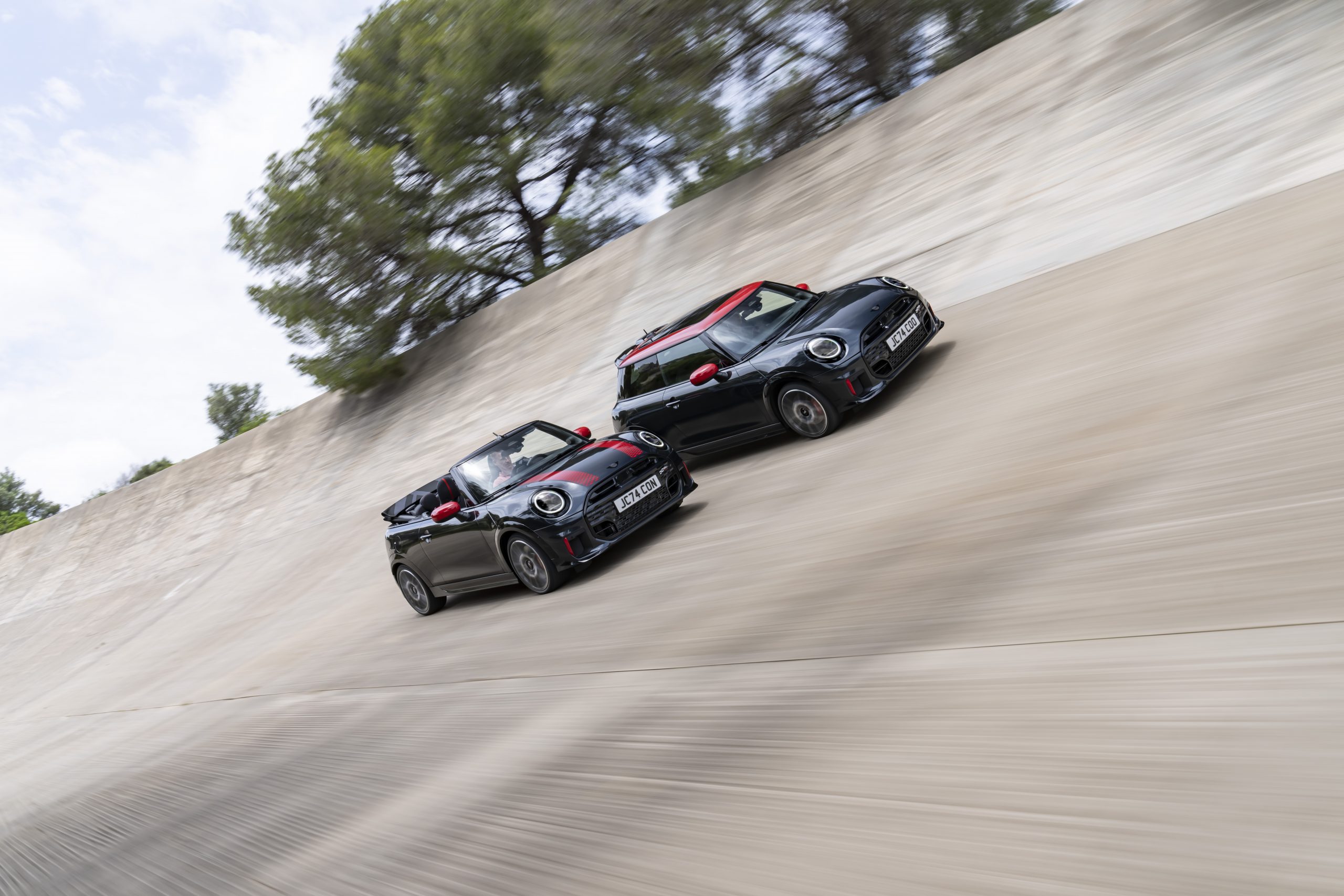 P90573707_highRes_mini-john-cooper-wor