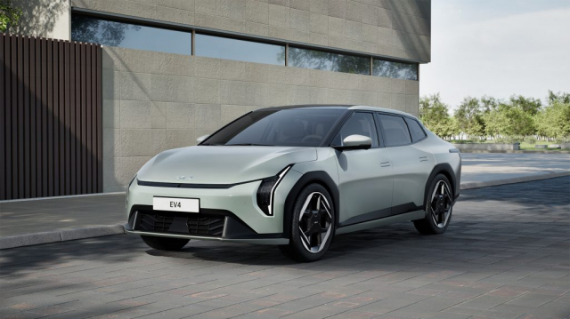 kia-ev4-sedane-baseline-ext-static-digital-1920×1080-1