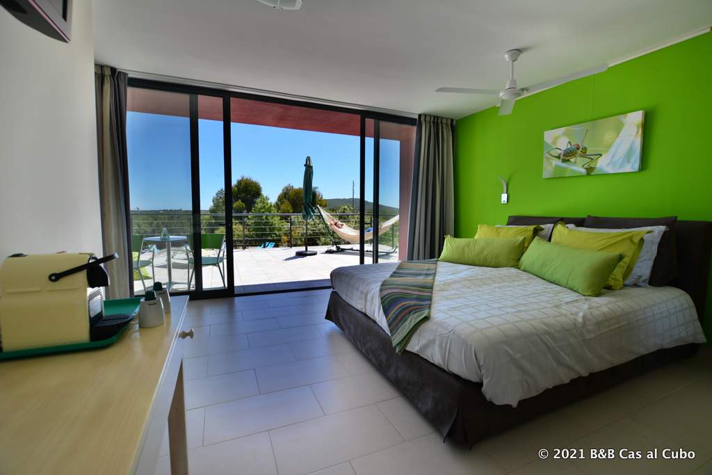 Suite Oliveira - kamer en terras bed en breakfast Cas al Cubo Algarve