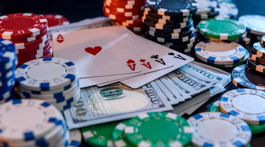 How do I check a casino's licensing and regulation?