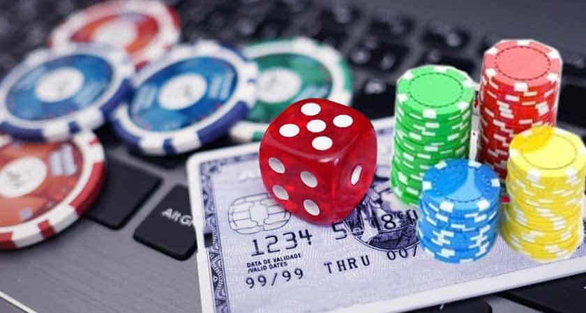 Is it necessary to download software to play at online casinos?