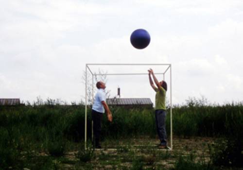 Cathérine Claeyé Situations The Ball is All Round