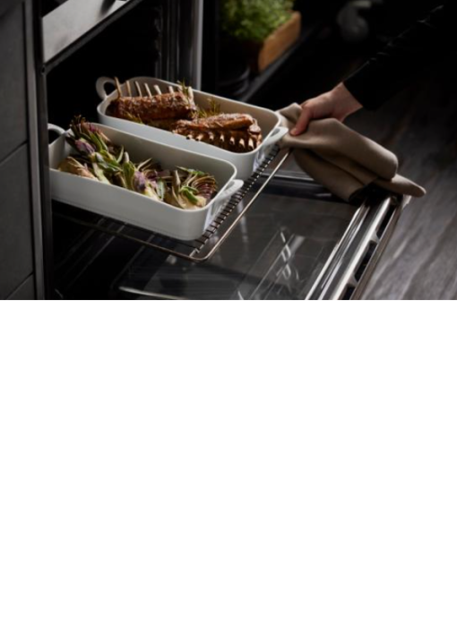 Pillivuyt ovnfade 2 stk. I elegant design. Stegefadene er perfekte til ovn, grill og servering. Går fra fryser til ovn til bord. Måler hver 31 x 18 x 6,5 cm