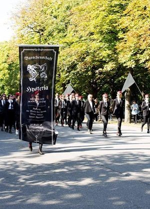 Högerextrema ”pojkarnas” bal i Wien lär bli hysterisk –  i SvD om Akademikerball och dem som protesterar.