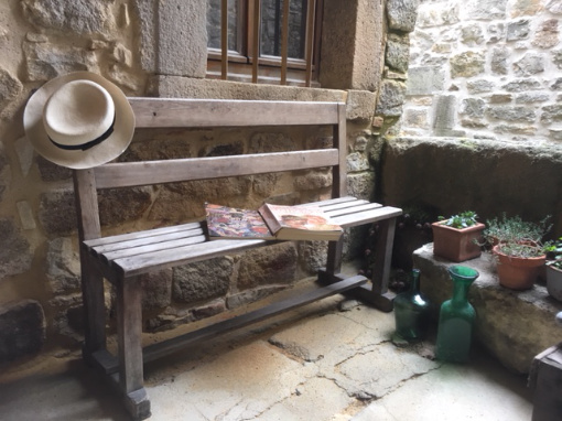 Celeste-17th century house (9) Little patio to take a rest