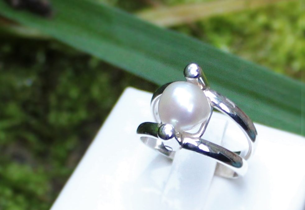 Bague argent et perle d’eau douce blanche