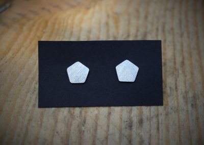 Boucles d’oreilles « pentagone » argent