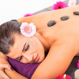 zoneterapi, healing, massage, laser, smerter, stress, gavekort, ørelys, klippekort, akupunktur, øre akupunktur, Hot stone massage