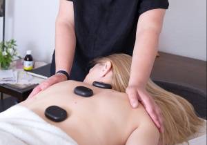 zoneterapi, healing, massage, laser, smerter, stress, gavekort, ørelys, klippekort, akupunktur, øre akupunktur, Hot stone massage