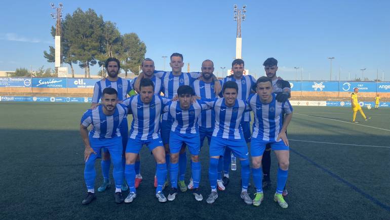 El CF Gandia despedeix la lliga regular en el Guillermo Olagüe amb victoria davant el CD Denia (2-0)