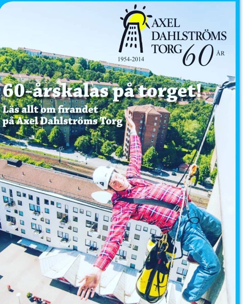 Henrik Karlsson hänger med Rope Access som Karlsson på taket