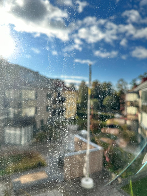 Beläggningar på balkongglas.