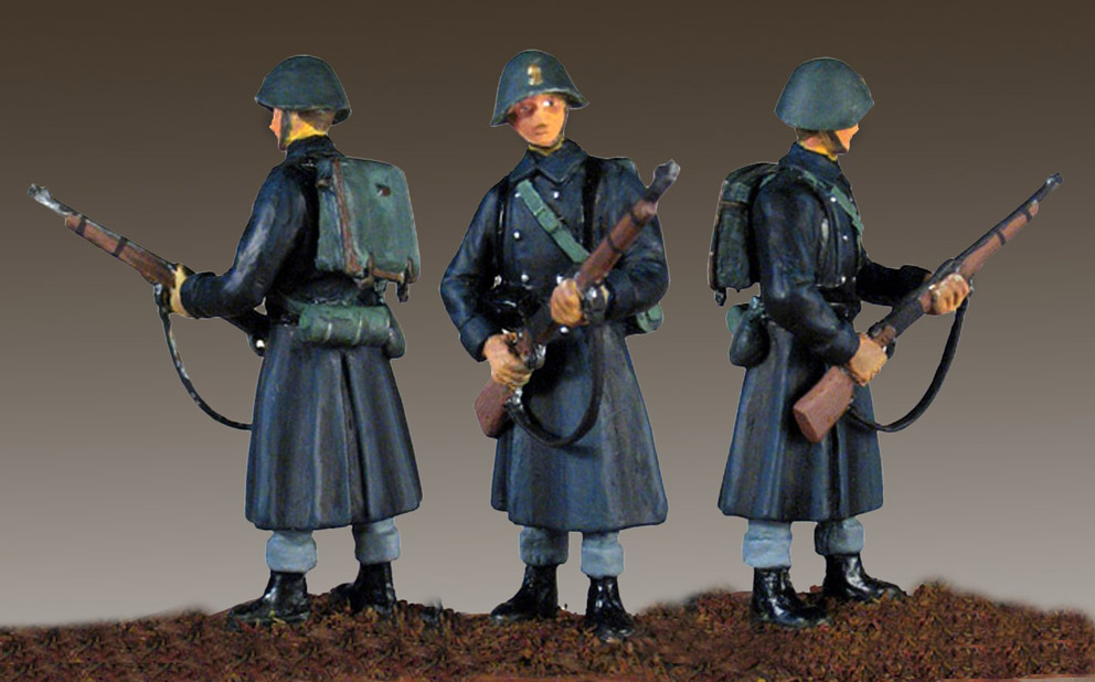 1940-Dansk-Menig-i-kappe-M15-uniform