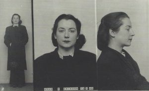 Vera Schalburg som hun så ud kort efter den udmattende rejse og arrestation i Portgordon i Skotland den 30. september 1940. Ill. fra bogen.