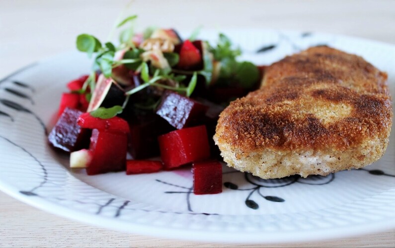 Cordon Bleu med rødbedesalat