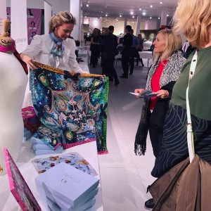 Charlotte_Olsson_Art_Design_Artist_Konst_Formgivning_silk_siden_scarf_pocketsquare_painting_sculpture_swedishart_event_charity_svenskdesign