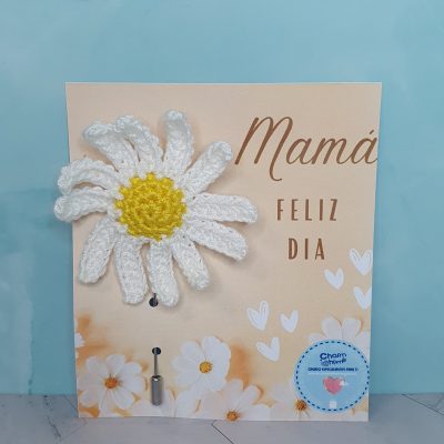 broche crochet flor margarita día de la madre
