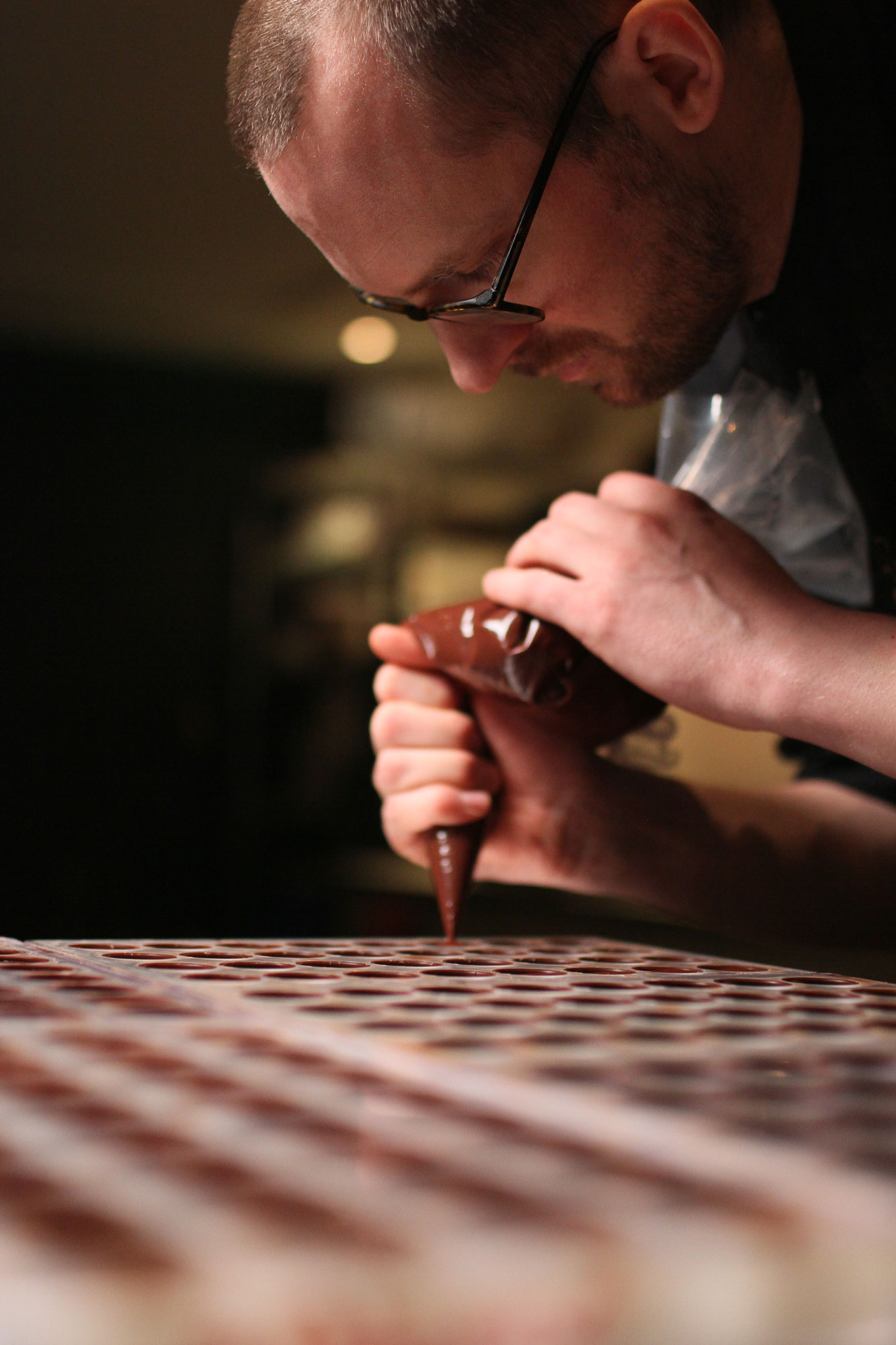Chef Jungstedt med sin choklad sprits