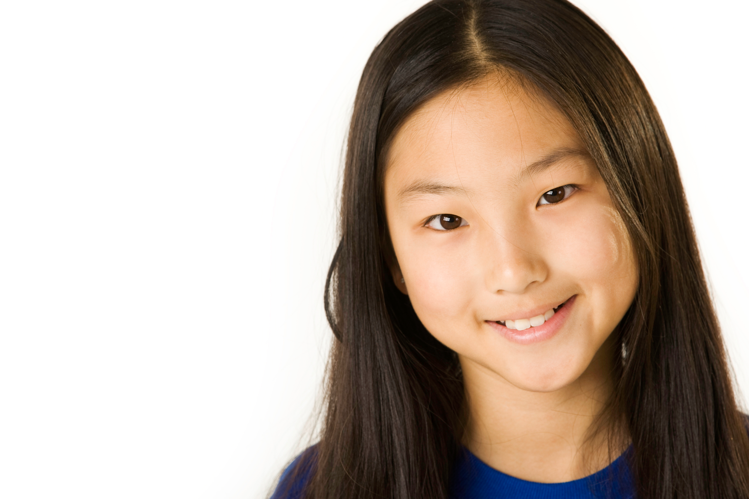 Little asia. Азиатка улыбается. Курсы для детей азиаты. Улыбка азиатской девушки. Веселое лицо девочки азиатки.