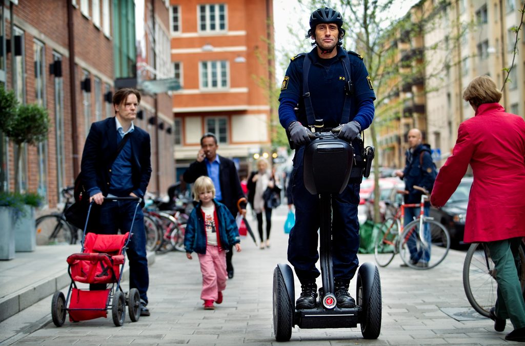 Kontaktperson:Ê
Mats Lindberg/mulleÊÊ
Vinkel:Ê
Polisen p sder har brjat med segway