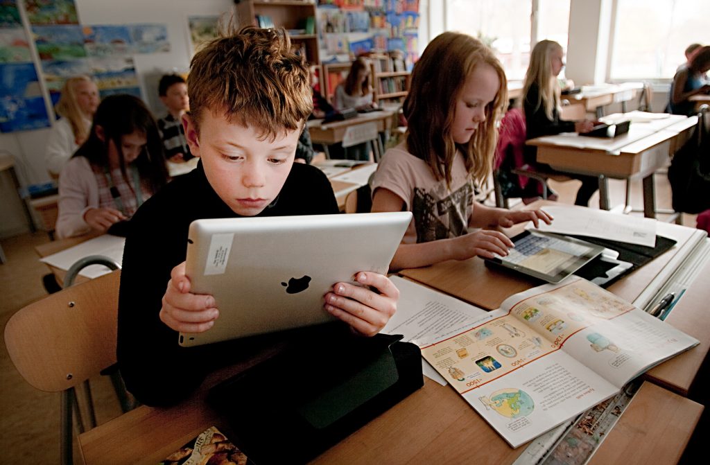 Runbyskolan r en av de frsta skolorna i landet med Ipad 2 i undervisn2 i undervisningen.