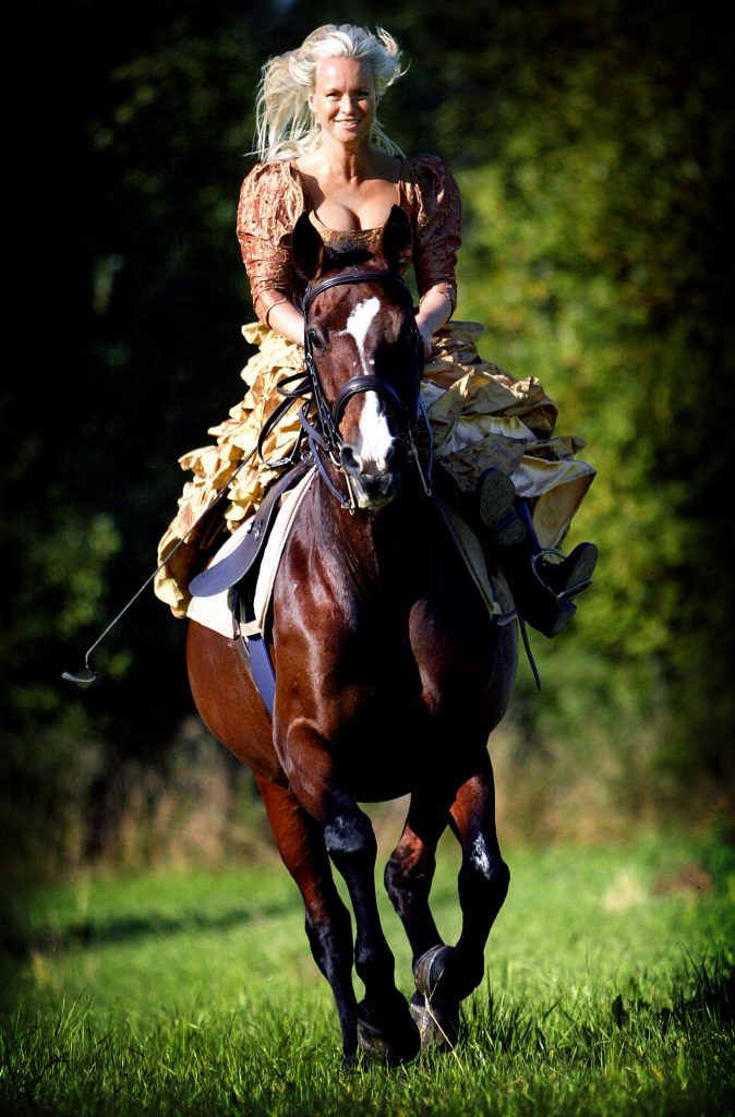 Eva Eternell-Hagen är enda svenskan i levade Noble horse gala *** Local Caption *** Eva Eternell-Hagen
