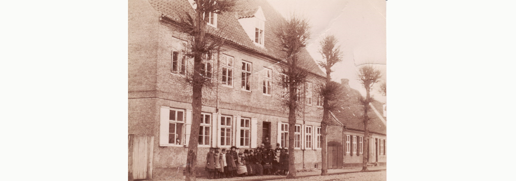 B1945 Hvem, Hvad og Hvor ?