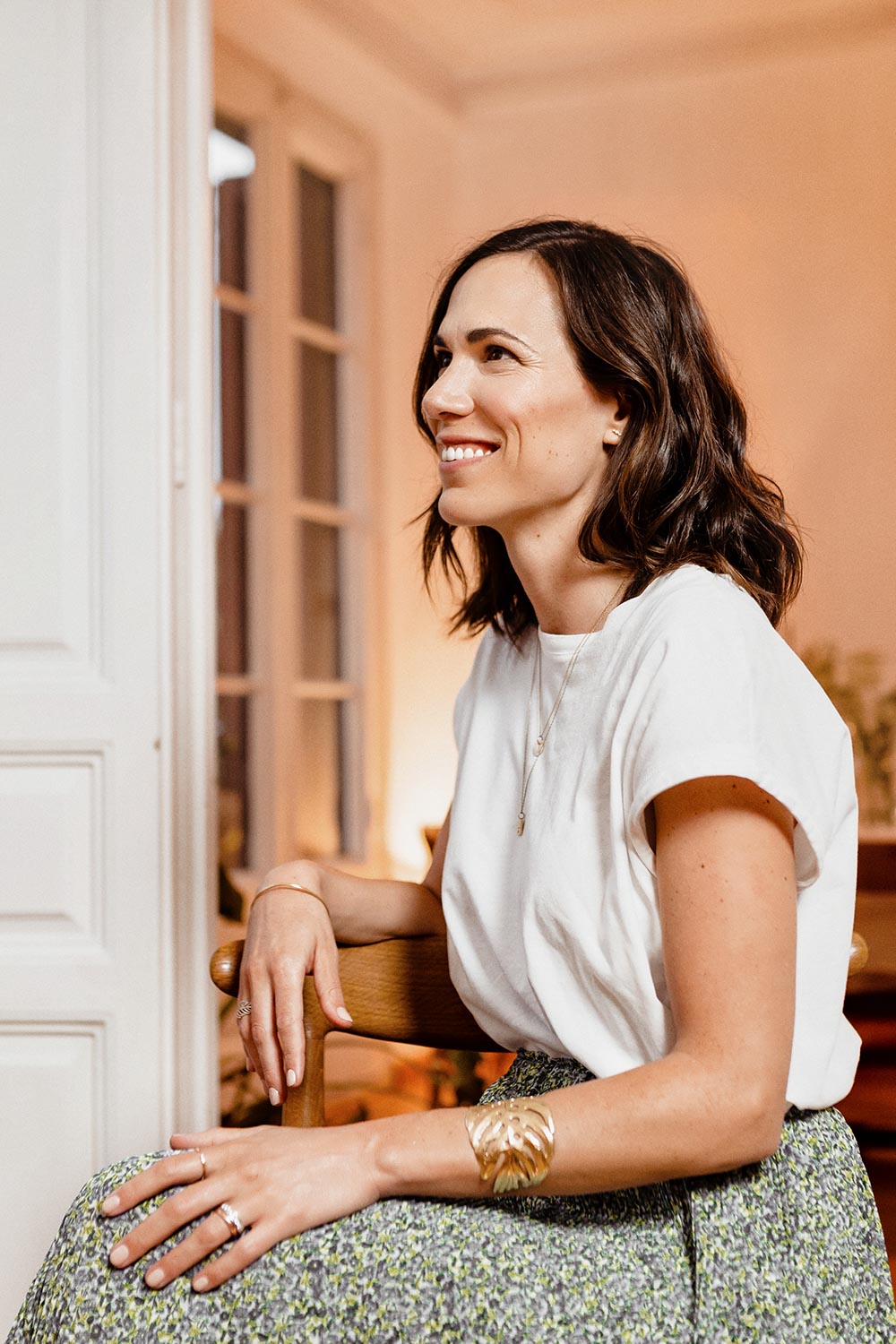 Christina Rovira Personlig Branding og Web specialist Christina sidder i stuen
