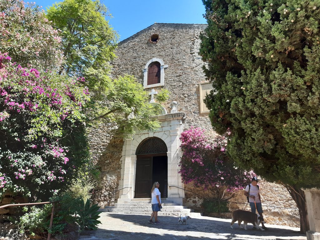 Provence landsbykirke vandret