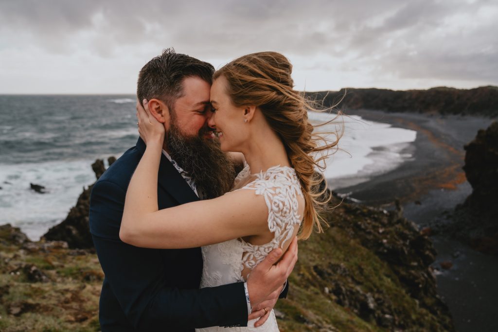 Magical elopement moment in Iceland. By Christin Eide Photography