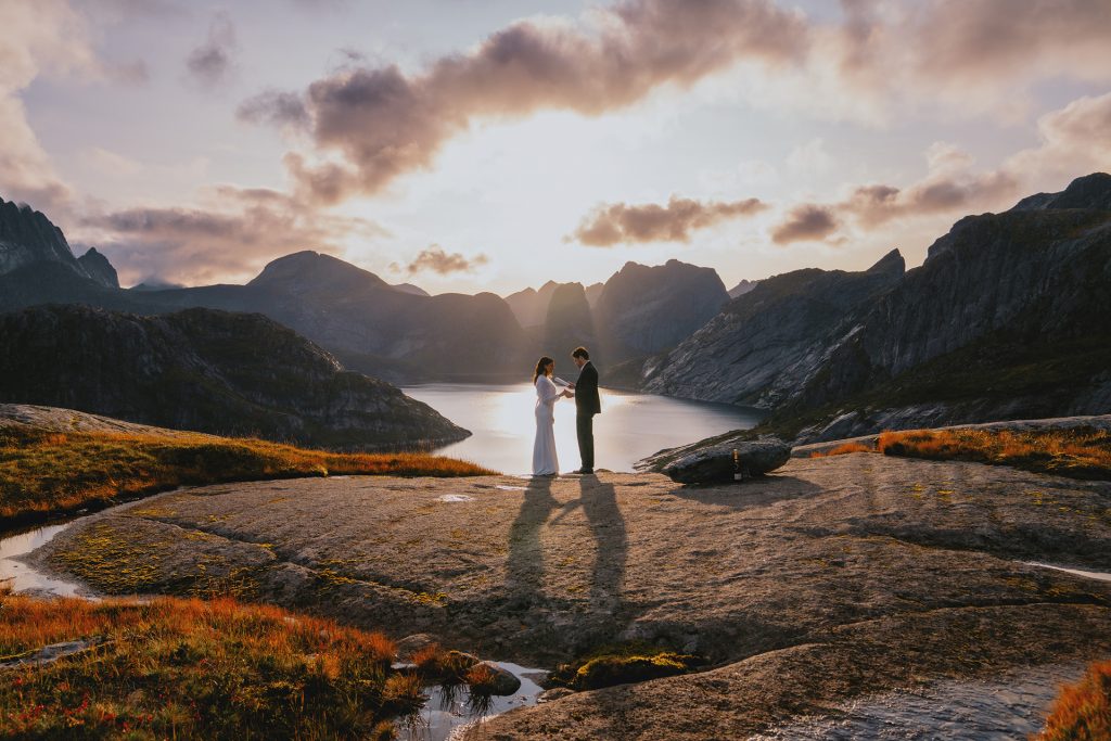 Best of 2023 - Christin Eide Photography - Hiking elopement Lofoten, Norway. Sunset wedding.