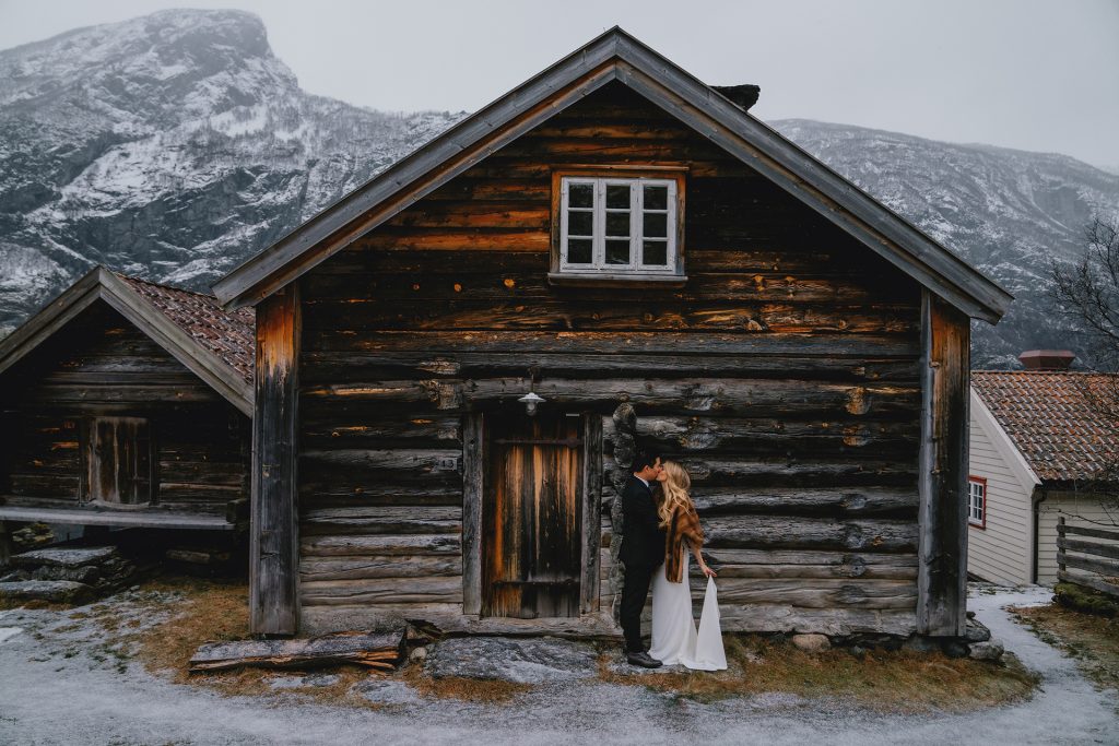 Best of 2023 - Christin Eide Photography - Winter elopement Aurland, Norway