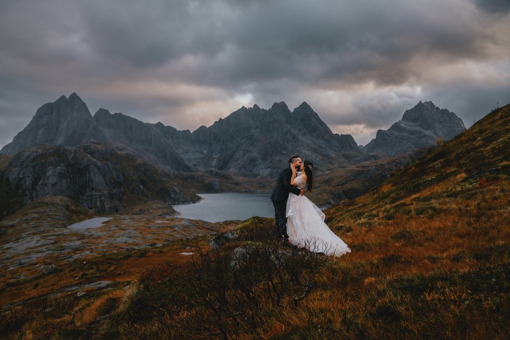 Hiking elopement in Lofoten Epic by Christin Eide Photography