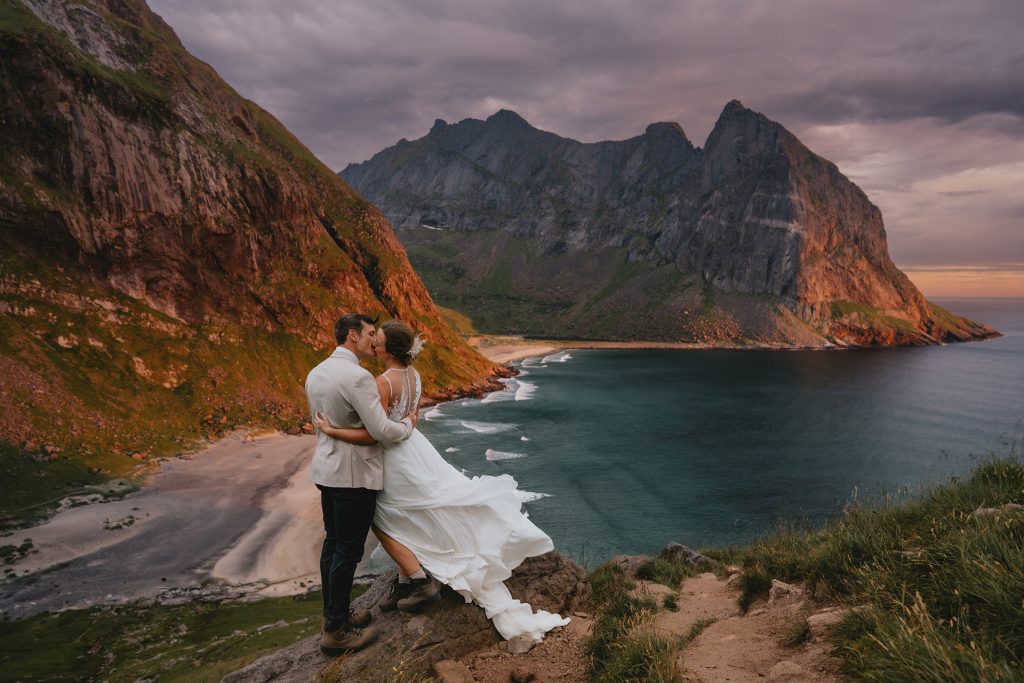 Hiking elopement in Lofoten by Christin Eide Photography