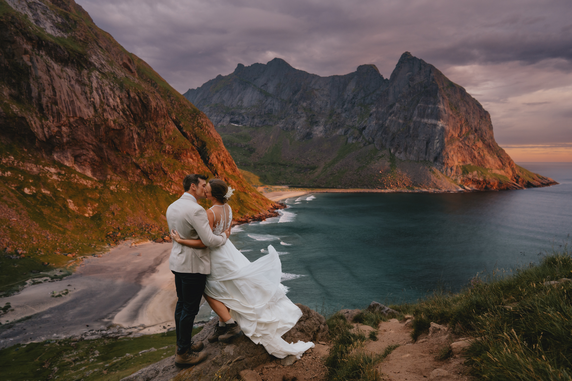 Multi day elopement in the Lofoten Islands - by Christin Eide Photography