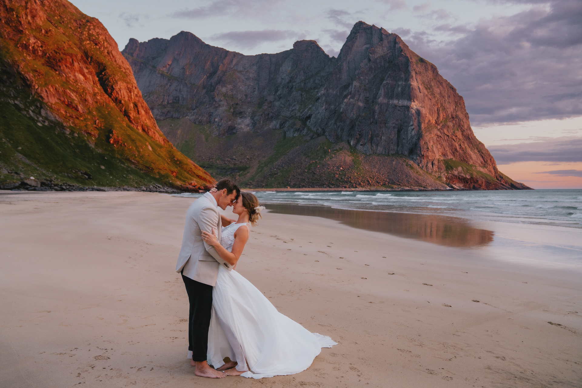 Multi day elopement in the Lofoten Islands - by Christin Eide Photography