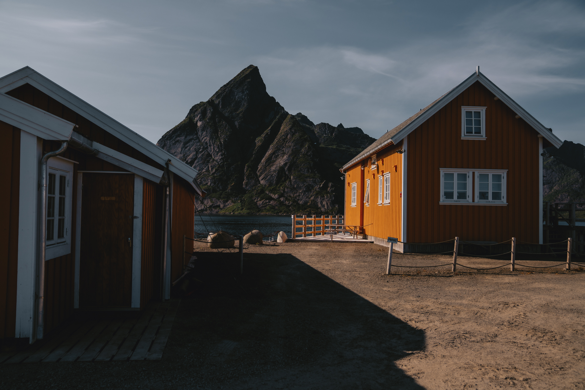 Multi day elopement in the Lofoten Islands, yellow cabin - by Christin Eide Photography