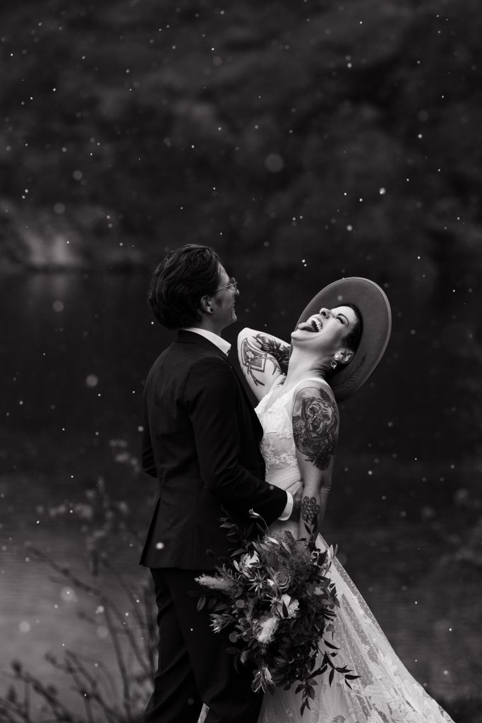 Spring elopement Lofoten, snow kiss by Christin Eide Photography