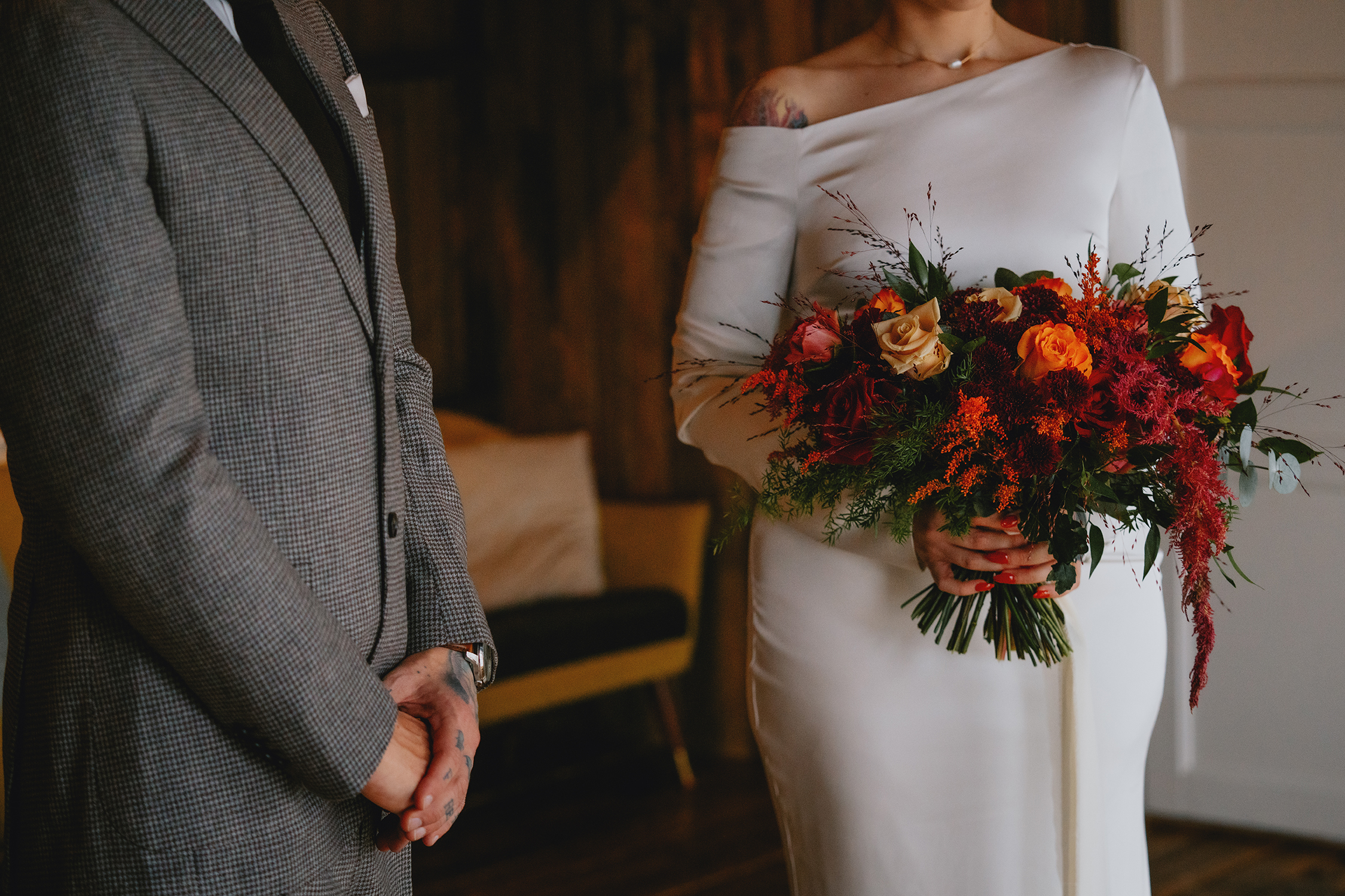 CHELSEA & PHIL – MAGICAL AUTUMN ELOPEMENT IN LOFOTEN - Flowers by Christin Eide Photography