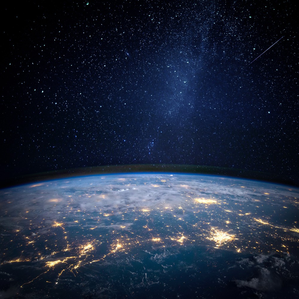 OneWeb LEO and GEO satellites providing internet connectivity