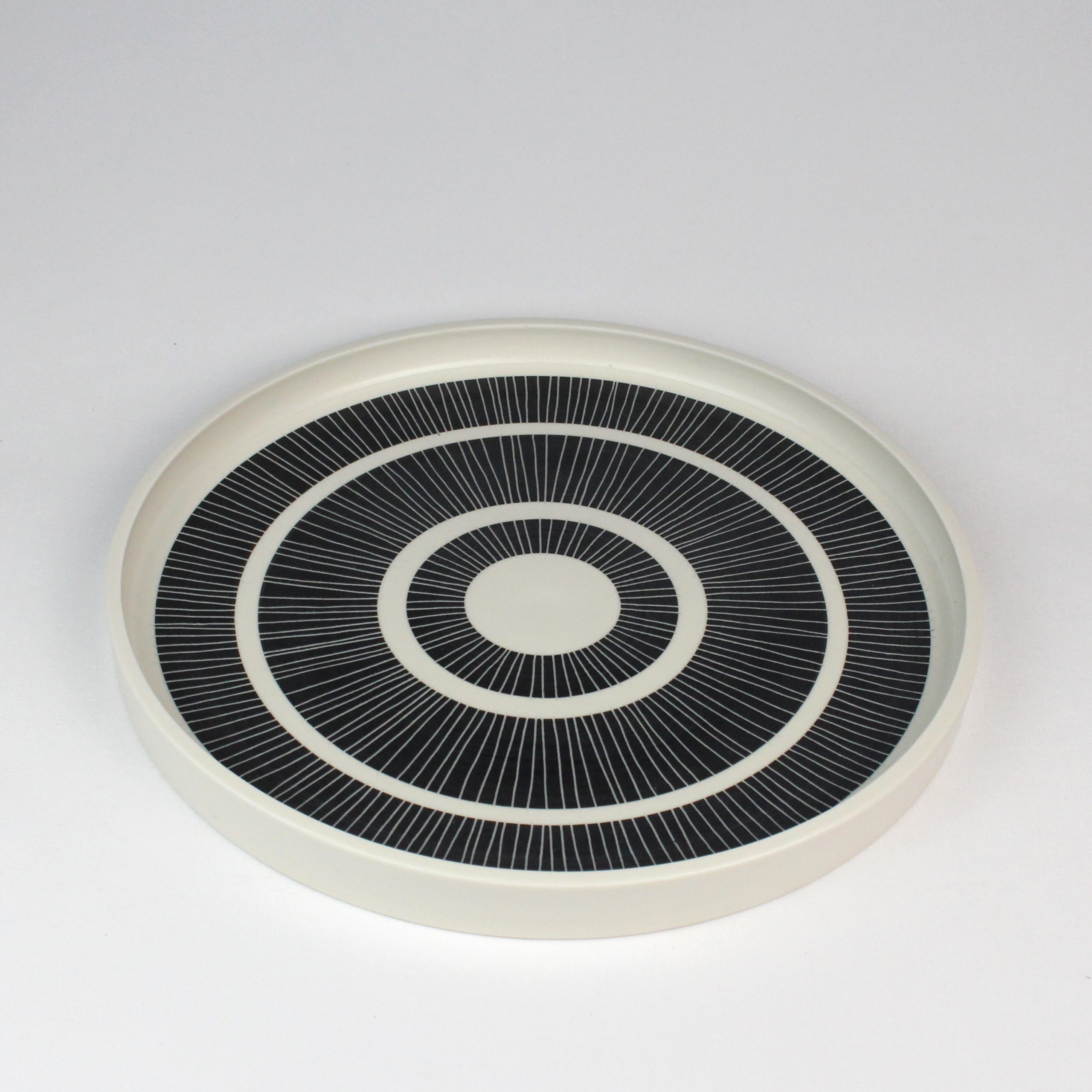 Large Flat Porcelain Dish/Tray with sgraffito decoration and transparent glaze by Vicky Hageman