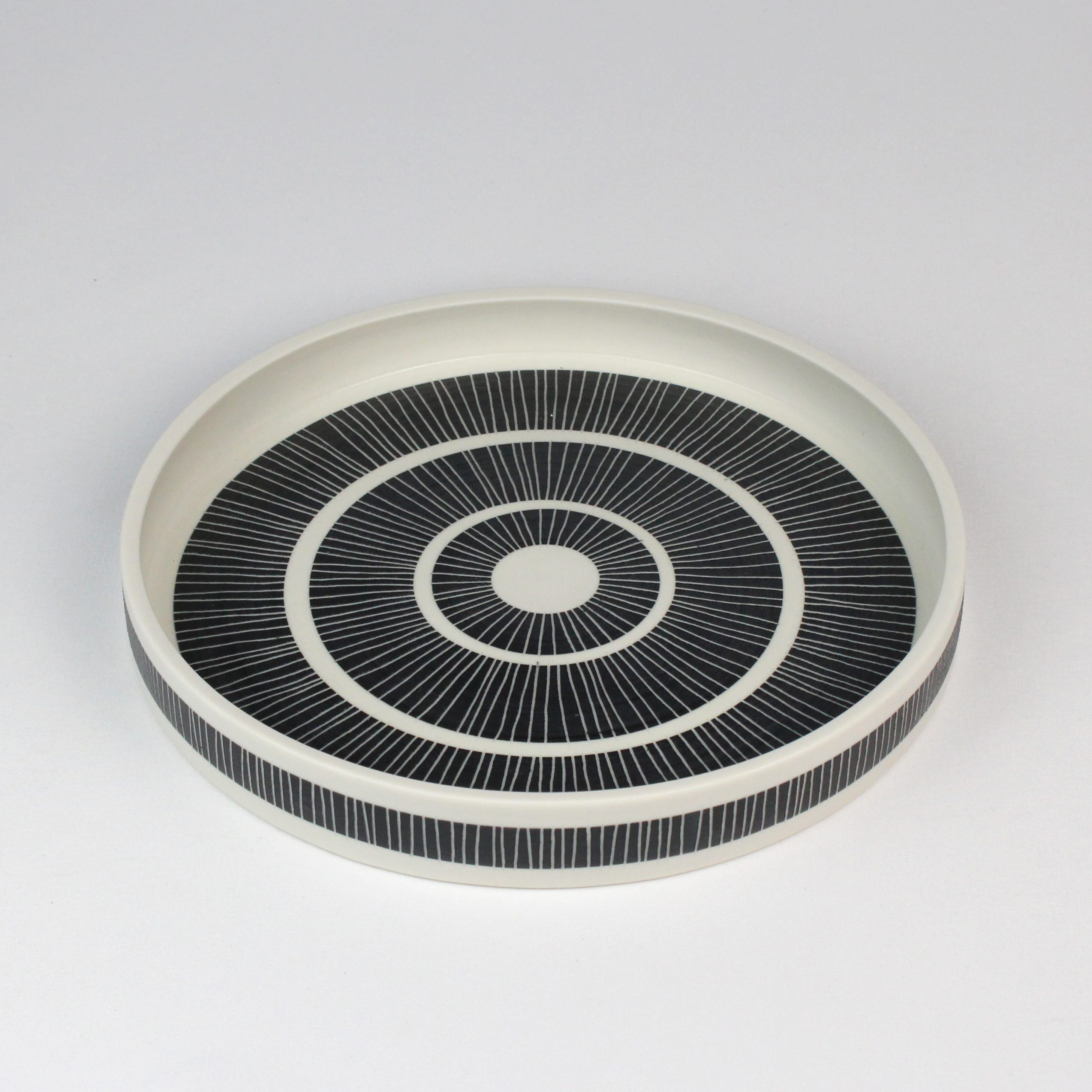 Large Porcelain Dish/Tray with sgraffito decoration and transparent glaze by Vicky Hageman