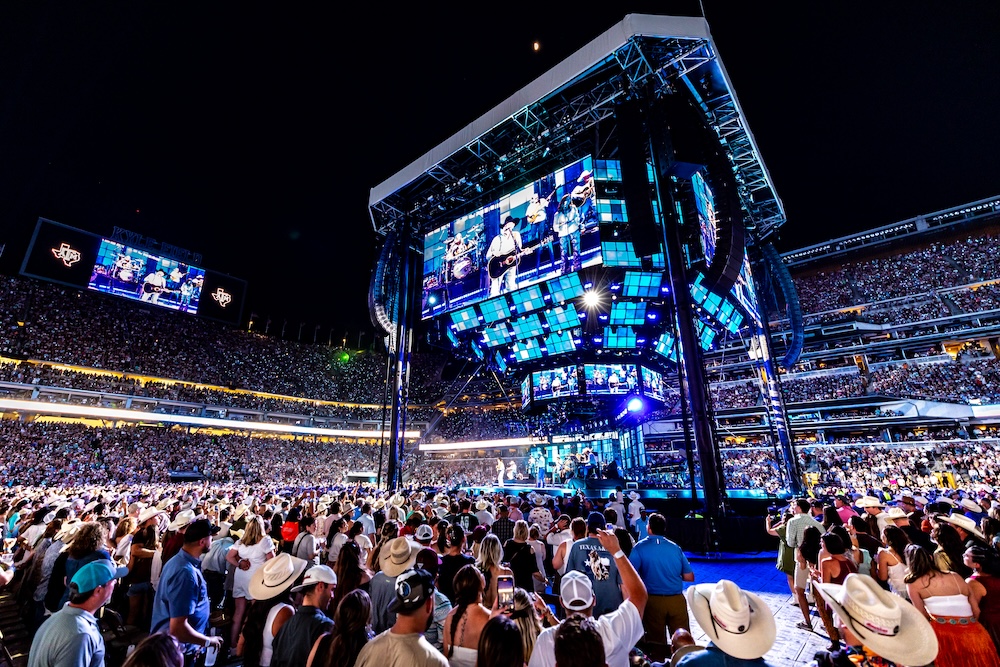 The P.A., video screens and lights were all hung from the roof of a 70-by-70-foot G2 Structures stage. Photo: Alive Coverage/Messina Touring Group.