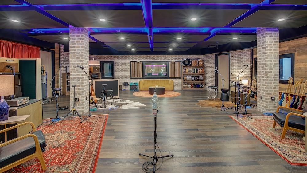 SoundBank’s large live room has space for everyone. PHOTO: Shona and Mark McKinney/River Oak Media.