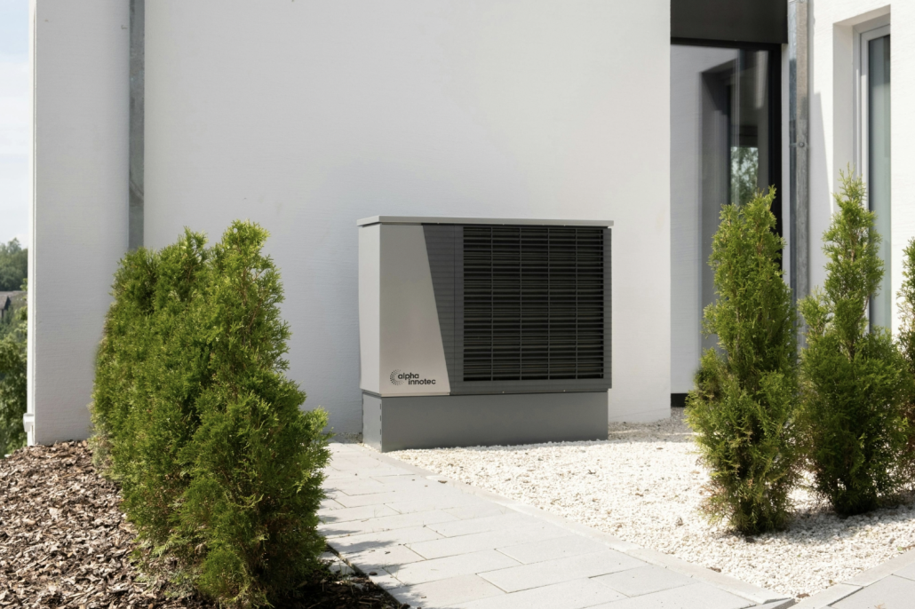 Switch to a more sustainable future with an air-to-water heat pump: lower energy bills, reduced CO₂ emissions, and year-round comfort for your home.