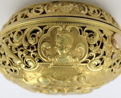 Gold repousse repeater