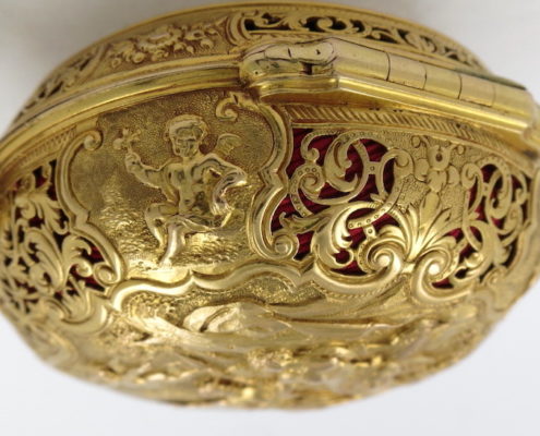 Gold repousse repeater